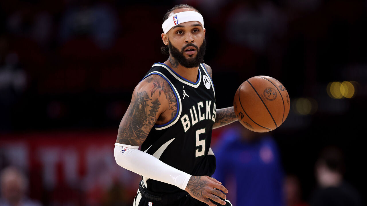 HOUSTON, TEXAS - APRIL 01: Gary Trent Jr. #5 of the Milwaukee Bucks brings the ball up court in the first half against the Houston Rockets at Toyota Center on April 01, 2026 in Houston, Texas.