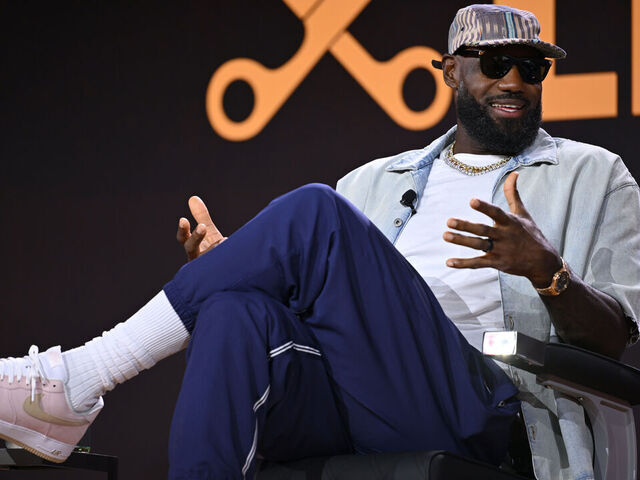 LeBron stirs up 76ers fans with 'trust the process' comment