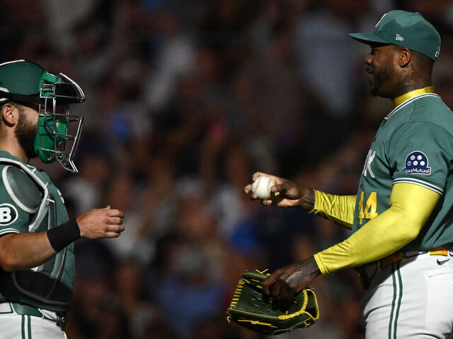 Red Sox win 11th straight, reach .500 after doubleheader sweep