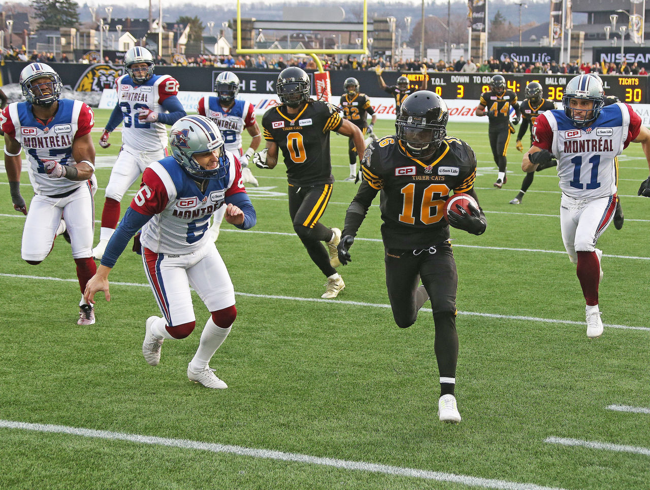 Kick returner Banks scores two TDs as Ticats beat Als in East Final 