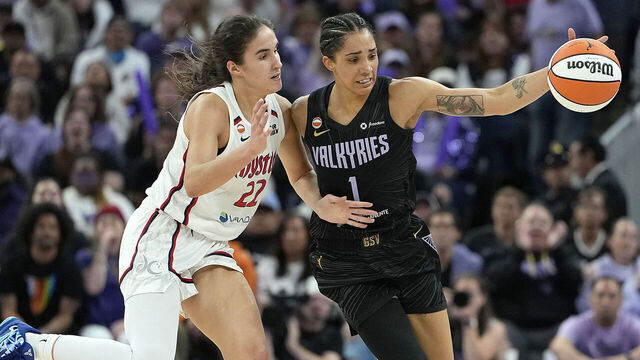 SAN FRANCISCO, CALIFORNIA - JULY 18: Gabby Williams #1 of the Golden State Valkyries grabs a loose ball away from Sonia Citron #22 of the Washington Mystics in the second half at Chase Center on July 18, 2026 in San Francisco, California.
