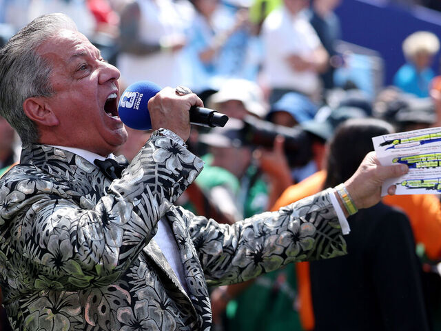 Bruce, Michael Buffer announce World Cup final