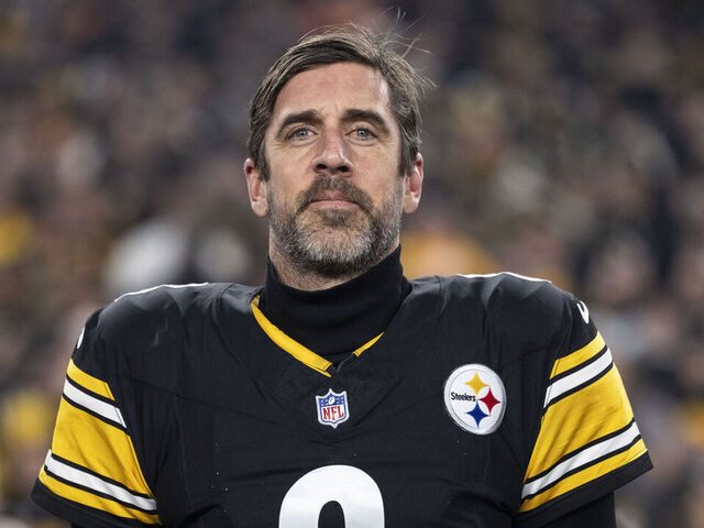 Steelers' Rodgers reunites with estranged family