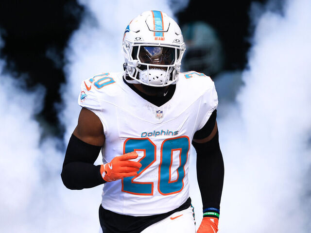 Dolphins, Brooks agree to 3-year, $51.3M extension