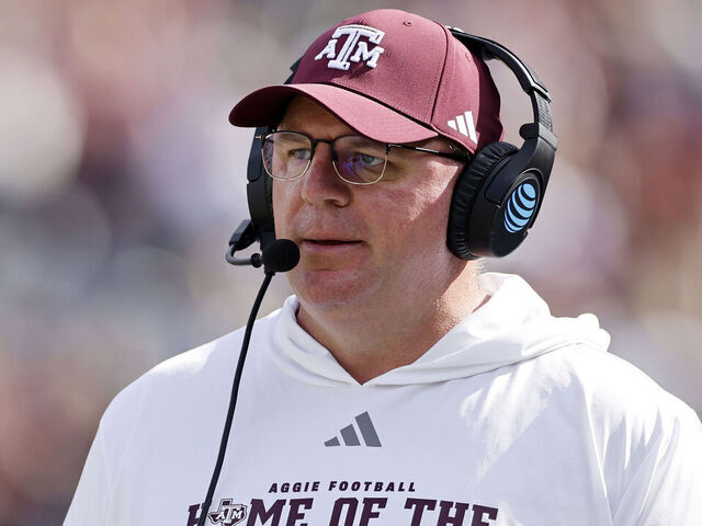 Texas A&M's Elko motivating players by showing empty