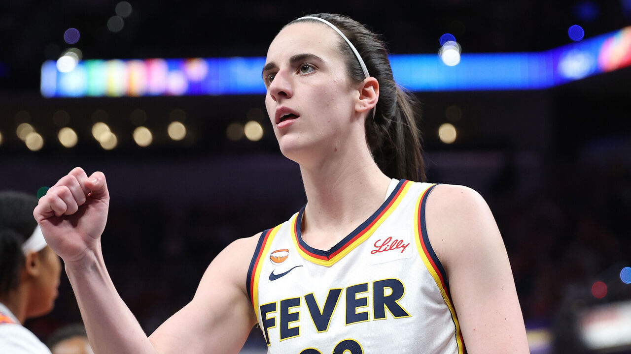 INDIANAPOLIS, INDIANA - JULY 22: Caitlin Clark #22 of the Indiana Fever celebrates against the Connecticut Sun at Gainbridge Fieldhouse on July 22, 2026 in Indianapolis, Indiana. NOTE TO USER: User expressly acknowledges and agrees that, by downloading and or using this photograph, User is consenting to the terms and conditions of the Getty Images License
