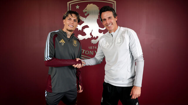 BIRMINGHAM, ENGLAND - JULY 23: Alejandro Garnacho of Aston Villa poses for a picture with Unai Emery manager of Aston Villa at Bodymoor Heath training ground on July 23, 2026 in Birmingham, England.