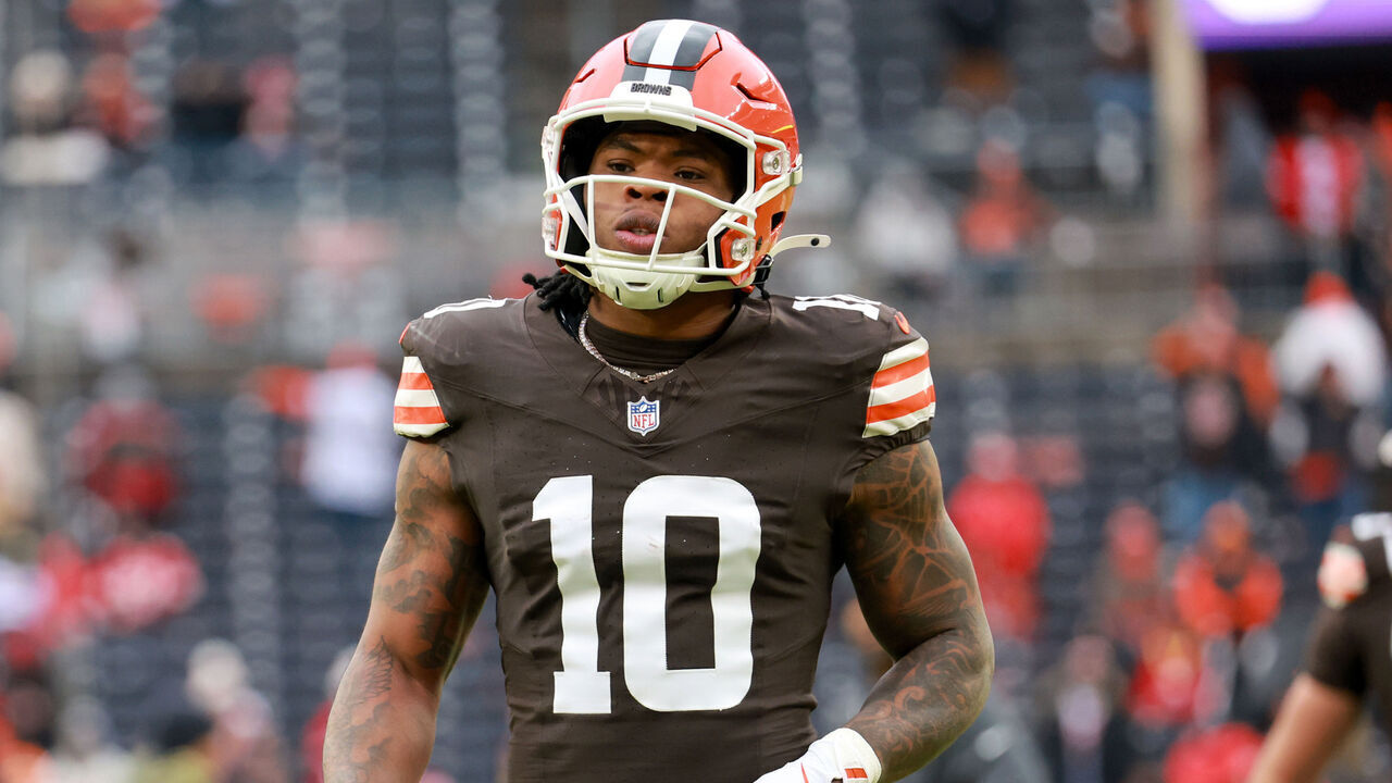 CLEVELAND, OH - NOVEMBER 30: Cleveland Browns running back Quinshon Judkins (10) on the field prior to the National Football League game between the San Francisco 49ers and Cleveland Browns on November 30, 2025, at Huntington Bank Field in Cleveland, OH.