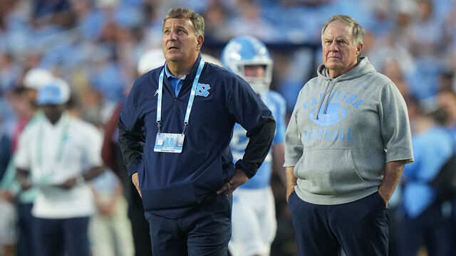 College Football: North Carolina head coach Bill Belichick and General Manager Michael Lombardi in action, looks on from the sideline vs TCU at Kenan Memorial Stadium.Chapel Hill, NC 9/1/2025CREDIT: Erick W. Rasco