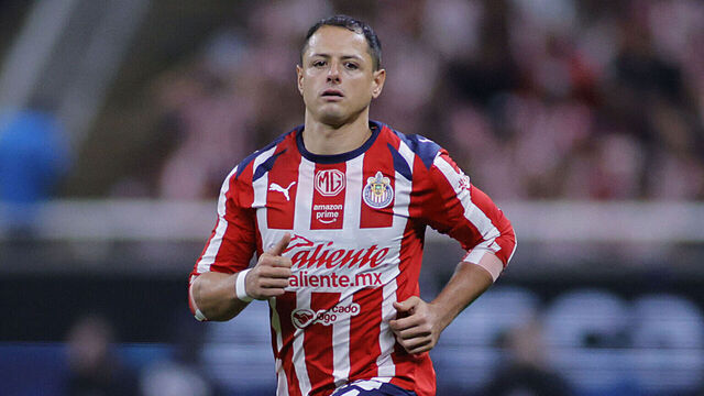 ZAPOPAN, MEXICO - NOVEMBER 27: Javier Hernandez of Chivas runs during the quarterfinals first leg match between Chivas and Cruz Azul as part of the Torneo Apertura 2025 Liga MX at Akron Stadium on November 27, 2025 in Zapopan, Mexico.