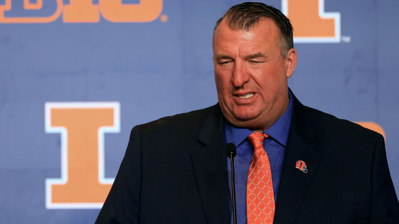 CHICAGO, ILLINOIS - JULY 28: Head coach Bret Bielema of the Illinois Fighting Illini speaks to the media during the 2026 Big Ten Football Media Days at Hilton Chicago on July 28, 2026 in Chicago, Illinois.