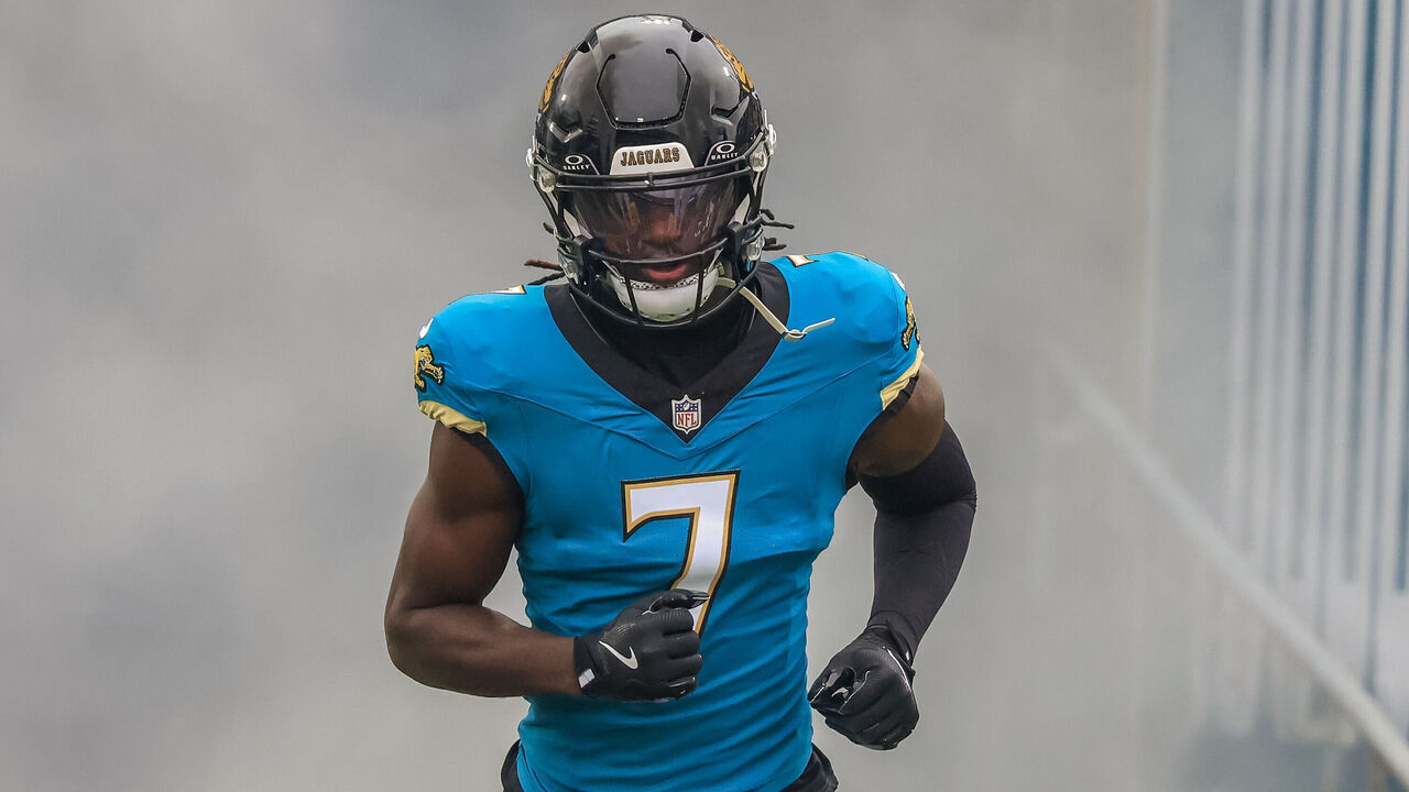 JACKSONVILLE, FLORIDA - JANUARY 4: Brian Thomas Jr. #7 of the Jacksonville Jaguars takes the field prior to the game against the Tennessee Titans at EverBank Field on January 4, 2026 in Jacksonville, Florida.