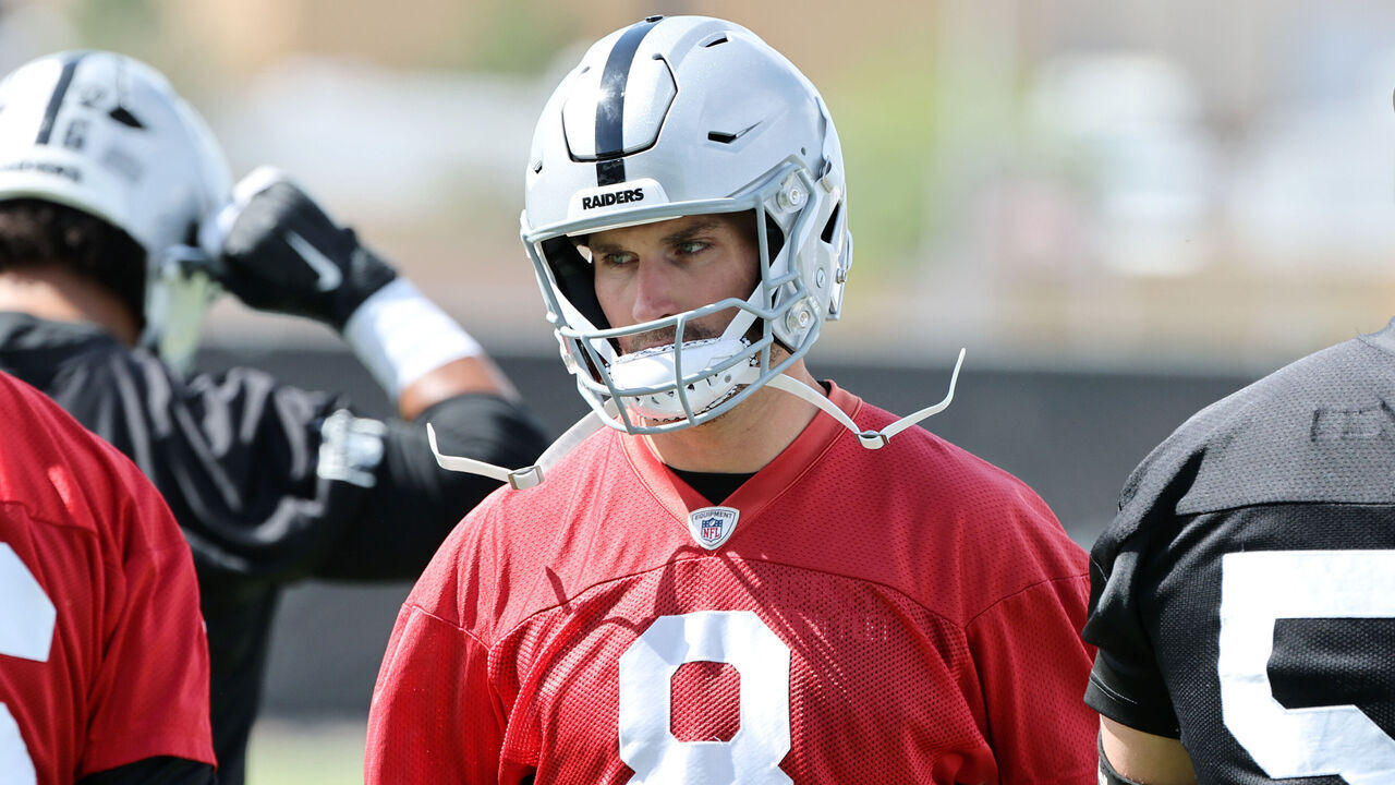 HENDERSON, NEVADA - JUNE 03: Kirk Cousins #8 of the Las Vegas Raiders practices during an OTA offseason workout at the Las Vegas Raiders Headquarters/Intermountain Health Performance Center on June 03, 2026 in Henderson, Nevada.