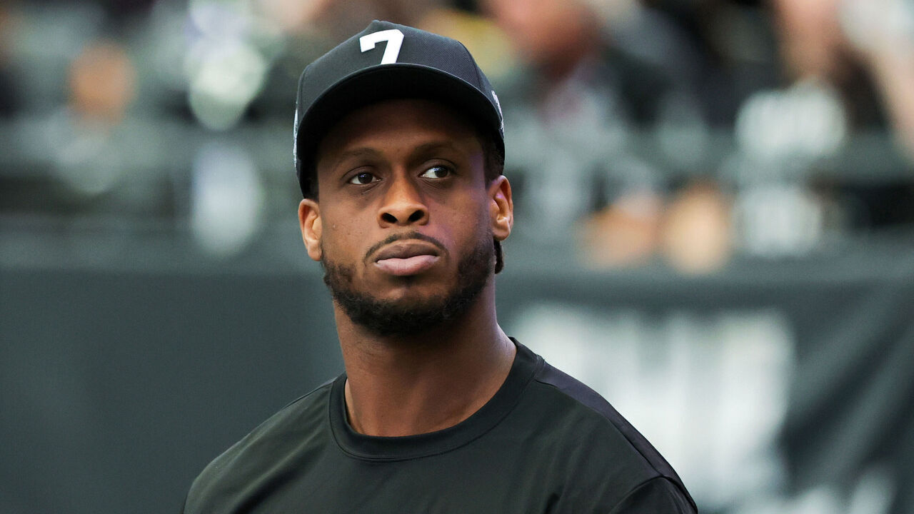 LAS VEGAS, NEVADA - JANUARY 04: Geno Smith #7 of the Las Vegas Raiders walks on the field after halftime of a game against the Kansas City Chiefs at Allegiant Stadium on January 04, 2026 in Las Vegas, Nevada. The Raiders defeated the Chiefs 14-12.