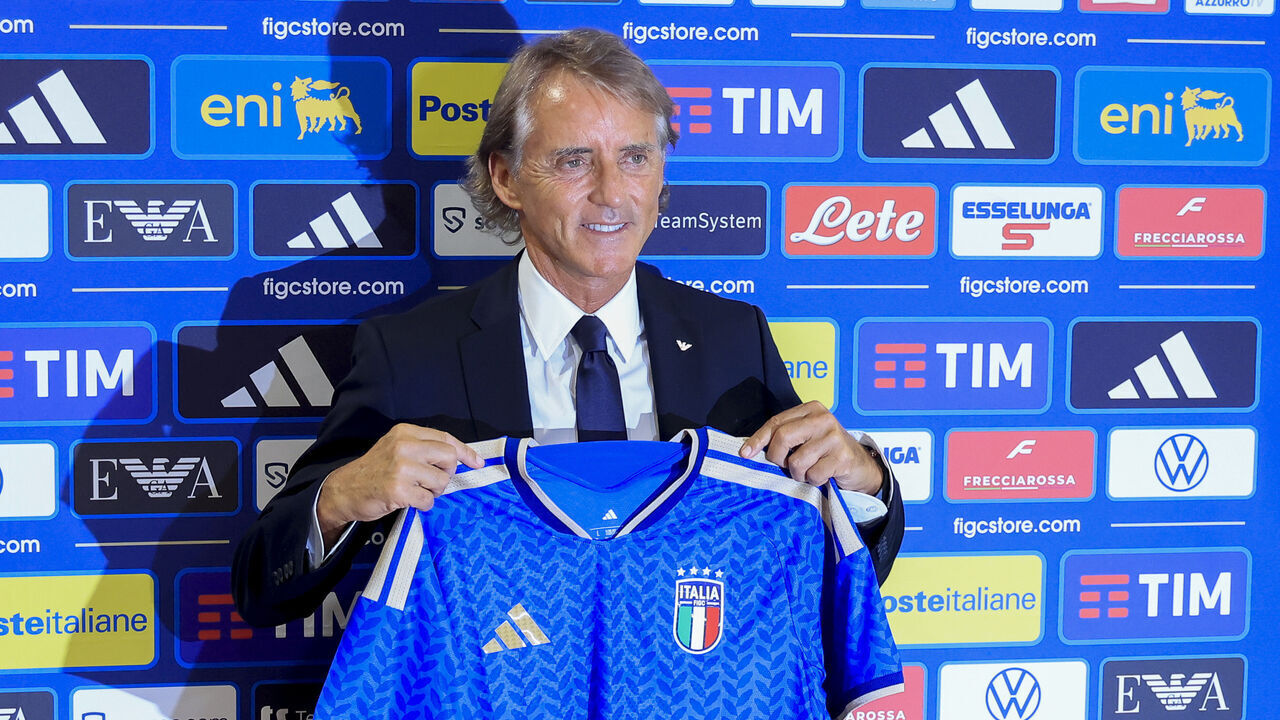 ROME, ITALY, JULY 29:Italy's newly appointed national team head coach Roberto Mancini poses for pictures ahead of a press conference to introduce him, together with newly appointed technical director Claudio Ranieri (not seen) at the Italian Football Federation (FIGC) headquarters in Rome, Italy, July 29, 2026.