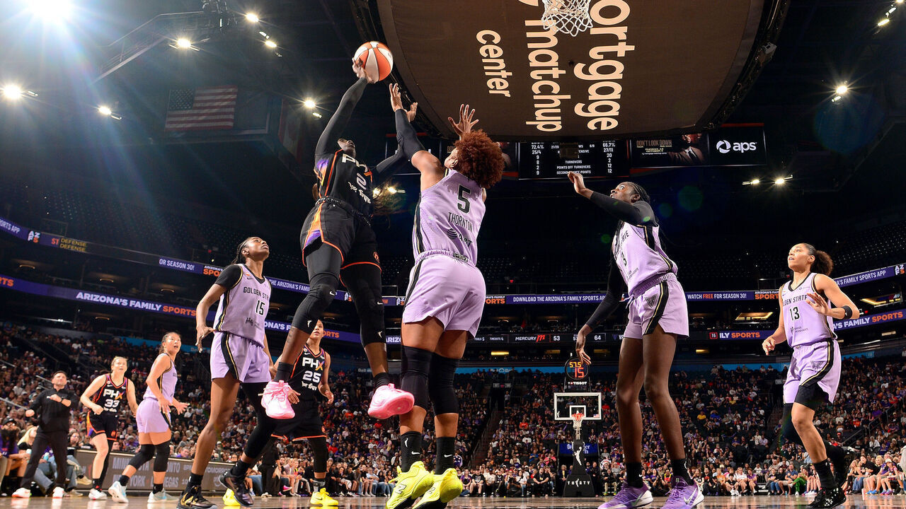 PHOENIX, AZ - JULY 29: Kahleah Copper #2 of the Phoenix Mercury drives to the basket during the game against the Golden State Valkyries on July 29, 2026 at Mortgage Matchup Center in Phoenix, Arizona. Mandatory Copyright Notice: Copyright 2026 NBAE