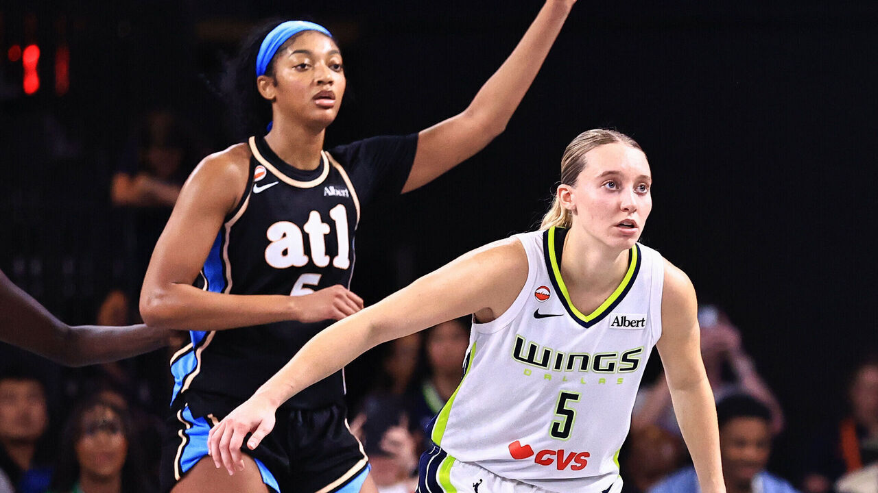ATLANTA, GA - MAY 22: Paige Bueckers #5 of the Dallas Wings plays defense on Angel Reese #5 of the Atlanta Dream on May 22, 2026 at Gateway Center Arena at College Park in Atlanta, Georgia. Mandatory Copyright Notice: Copyright 2026 NBAE