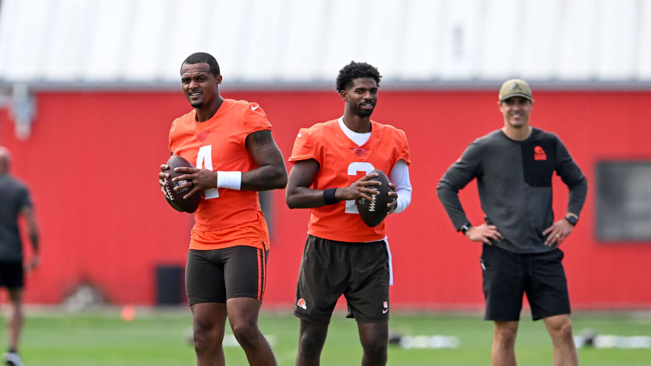 BEREA, OHIO - JUNE 11: Deshaun Watson #4 and Shedeur Sanders #2 of the Cleveland Browns run a drill during the Cleveland Browns Mandatory Minicamp at CrossCountry Mortgage Campus on June 11, 2026 in Berea, Ohio.