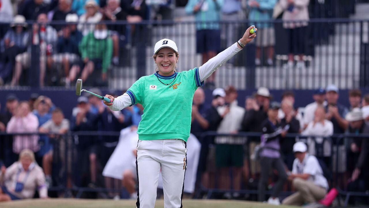 LYTHAM ST ANNES, ENGLAND - AUGUST 02: Shiho Kuwaki of Japan celebrates victory on the 18th green during a second playoff round during the final round of the AIG Women's Open 2026 at Royal Lytham & St. Annes on August 02, 2026 in Lytham St Annes, England.