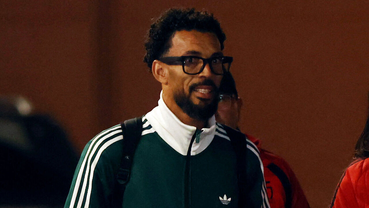 Cape Verdean goalkeeper Vozinha walks upon arrival at the Arturo Benitez international airport in Santiago on August 2, 2026. Vozinha, whose real name is Josimar Jose Evora Dias and who played a key role in Cape Verde's fairytale World Cup run, arrived in Chile to sign for local team Colo Colo.