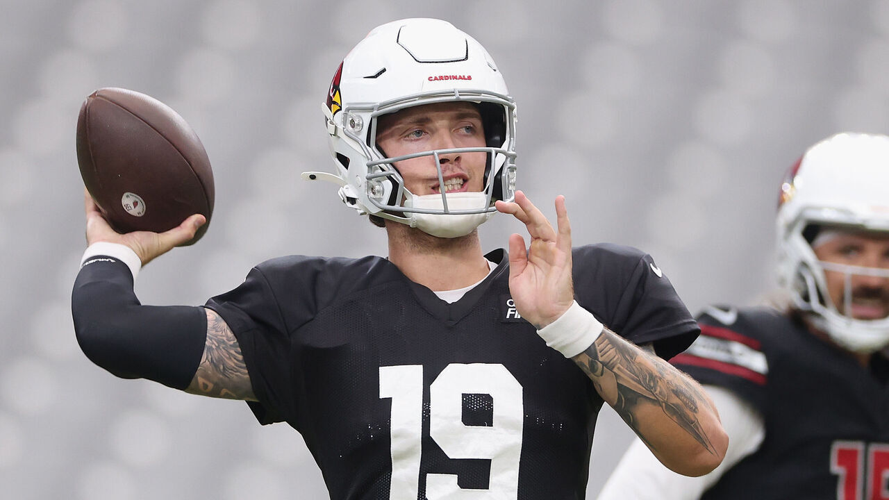 GLENDALE, ARIZONA - JULY 28: Carson Beck #19 of the Arizona Cardinals participates in a team practice ahead of the NFL season at State Farm Stadium on July 28, 2026 in Glendale, Arizona.
