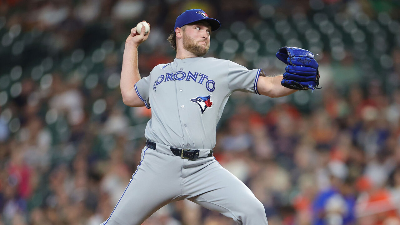 HOUSTON, TEXAS - AUGUST 04: Trey Yesavage #39 of the Toronto Blue Jays pitches during the first inning against the Houston Astros at Daikin Park on August 04, 2026 in Houston, Texas.