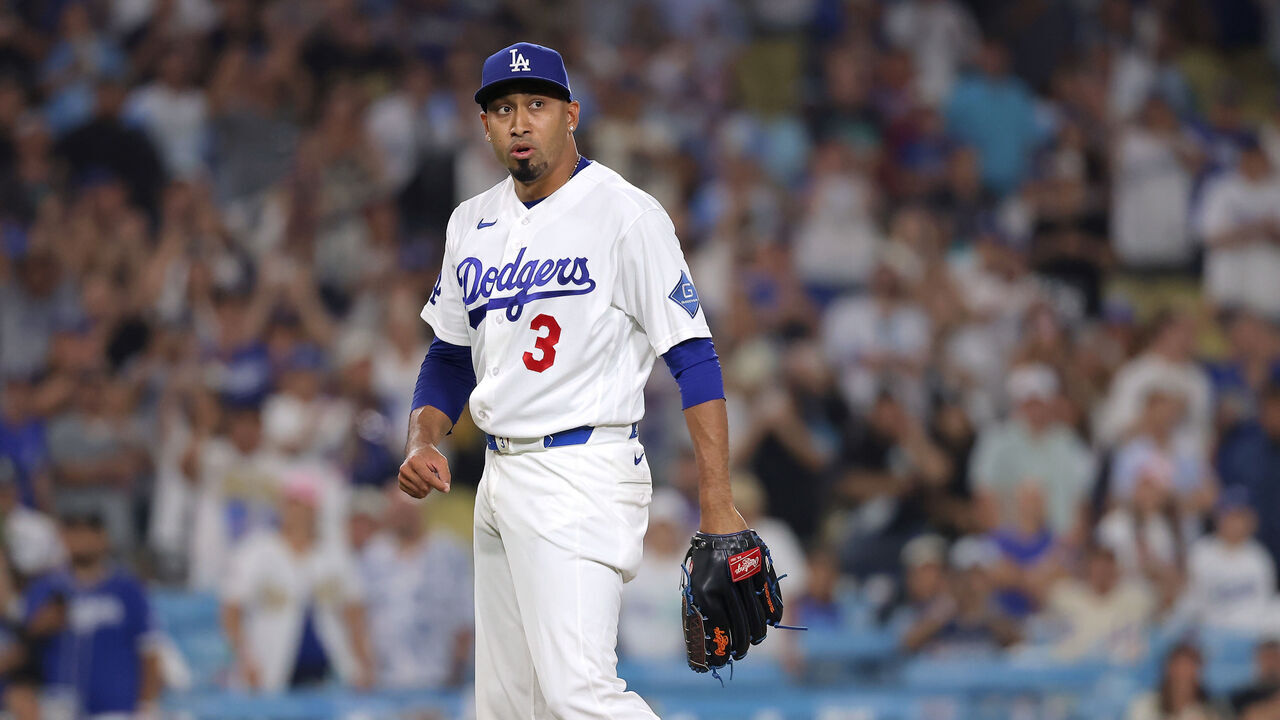 LOS ANGELES, CALIFORNIA - JULY 30: Edwin Diaz #3 of the Los Angeles Dodgers looks on during the ninth inning against the Seattle Mariners at Dodger Stadium on July 30, 2026 in Los Angeles, California.