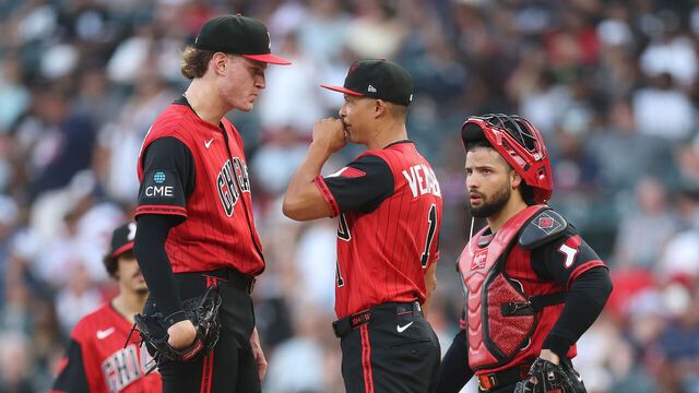 CHICAGO, ILLINOIS - AUGUST 07: Manager Will Venable #1 of the Chicago White Sox removes Noah Schultz #22 from the game against the Cleveland Guardians during the first inning at Rate Field on August 07, 2026 in Chicago, Illinois.