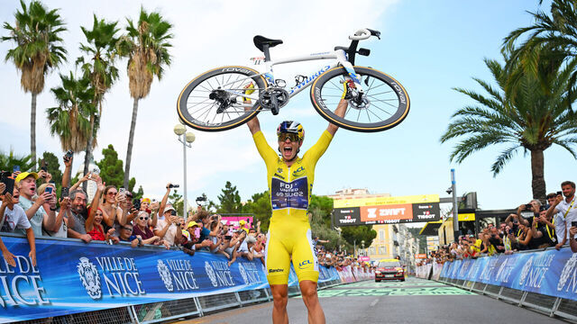 NICE, FRANCE - AUGUST 09: Demi Vollering of Netherlands and Team FDJ United - SUEZ - Yellow Leader Jersey celebrates at finish line as stage and final overall race winner during the 5th Tour de France Femmes 2026, Stage 9 a 99.2km stage from Nice to Nice / #UCIWWT / on August 09, 2026 in Nice, France.
