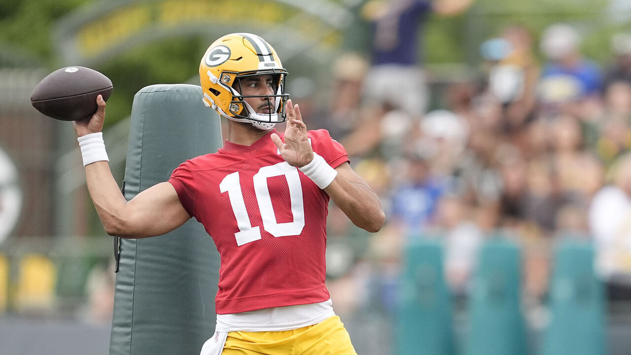 ASHWAUBENON, WISCONSIN - JULY 31: Jordan Love #10 of the Green Bay Packers throws a pass during the Green Bay Packers training camp at Ray Nitschke Field on July 31, 2026 in Ashwaubenon, Wisconsin.