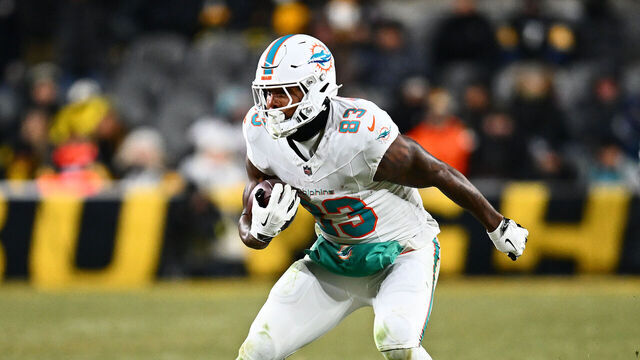 PITTSBURGH, PENNSYLVANIA - DECEMBER 15: Darren Waller #83 of the Miami Dolphins in action during the game against the Pittsburgh Steelers at Acrisure Stadium on December 15, 2025 in Pittsburgh, United States.