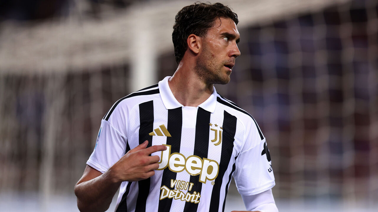 STADIO GRANDE TORINO, TORINO, ITALY - 2026/05/24: Dusan Vlahovic of Juventus Fc looks on during the Serie A football match between Torino Fc and Juventus Fc. The match ends in a tie 2-2.