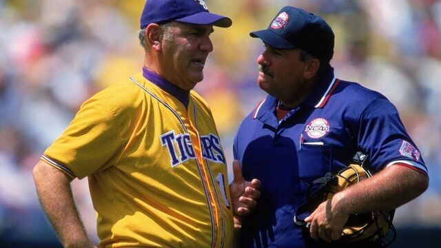 12 Jun 2000: Head Coach Skip Bertman #15 of the Louisiana State Tigers talks to a referee during the College World Series Game against the Texas Longhorns at Rosenblatt Stadium in Omaha, Nebraska. The Tigers defeated the Longhorns 13-5.Mandatory Credit: Andy Lyons /Allsport