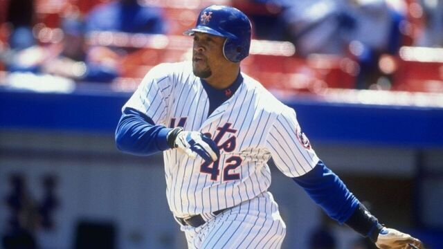 27 Apr 1998: Outfielder Butch Huskey of the New York Mets in action during a game against the Houston Astros at Shea Stadium in Flushing, New York. The Mets defeated the Astros 4-3. Mandatory Credit: David Seelig /Allsport
