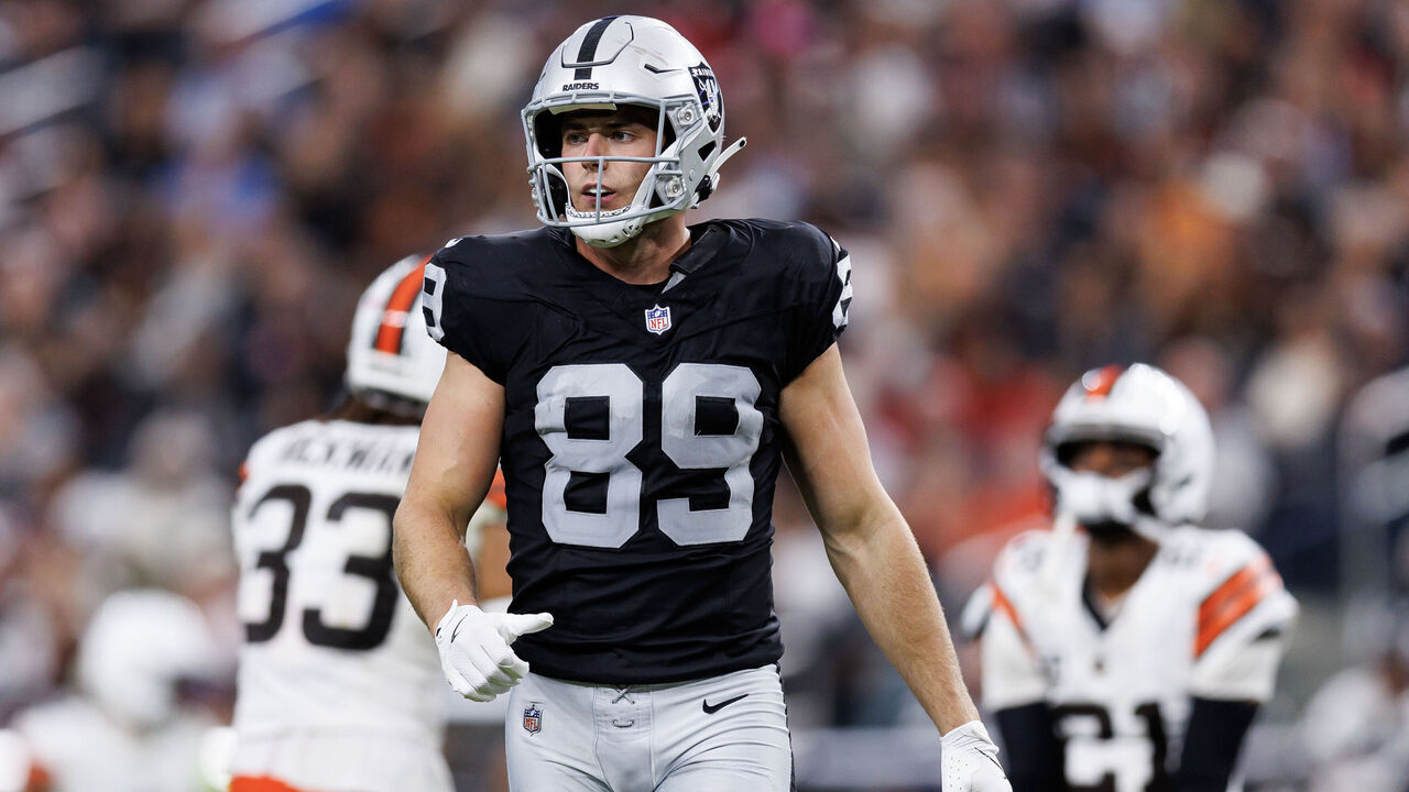 LAS VEGAS, NEVADA - NOVEMBER 23: Brock Bowers #89 of the Las Vegas Raiders stands on the field during the second half of an NFL football game against the Cleveland Browns at Allegiant Stadium on November 23, 2025 in Las Vegas, Nevada.