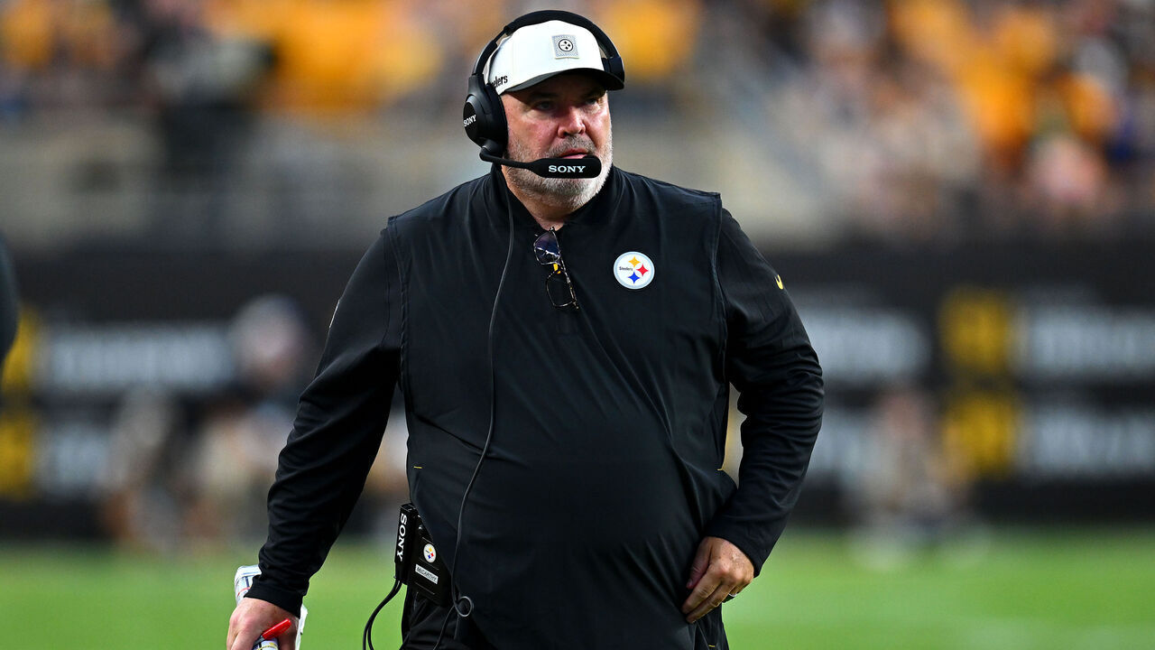 PITTSBURGH, PENNSYLVANIA - AUGUST 13: Head coach Mike McCarthy of the Pittsburgh Steelers looks on during the game against the Green Bay Packers at Acrisure Stadium on August 13, 2026 in Pittsburgh, Pennsylvania.