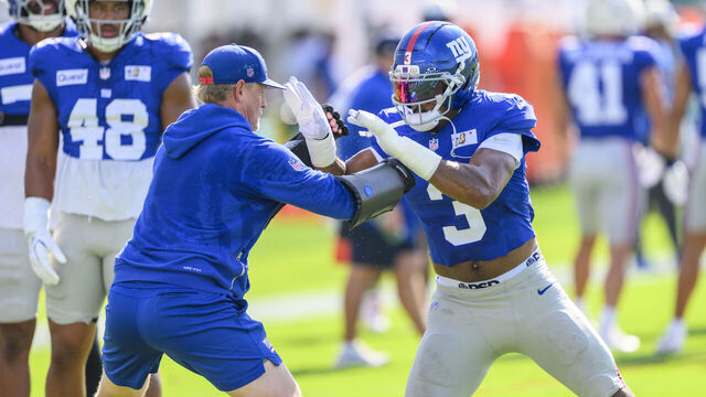 MIAMI GARDENS, FL - AUGUST 20: New York Giants linebacker Abdul Carter (3) performs a blocking drill during a New York Giants and Miami Dolphins joint practice at the Miami Dolphins Training Camp on August 20 2026, at the Baptist Health Training Complex in Miami Gardens, FL.