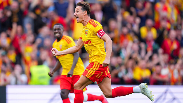 LENS, FRANCE - AUGUST 22: Florian Thauvin of RC Lens celebrates after scoring his team's first goal during the Ligue 1 McDonald's 2026/27 match between RC Lens and AJ Auxerre at Stade Bollaert-Delelis on August 22, 2026 in Lens, France.