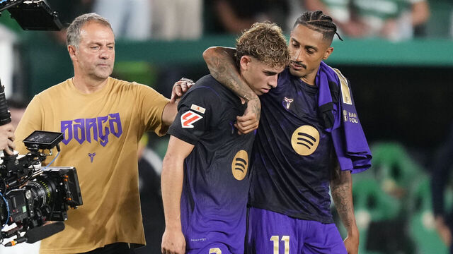 ELCHE, SPAIN - AUGUST 23: Hansi Flick, Fermin Lopez and Raphinha celebrates the victory after winning the La Liga EA Sports 2026/27 match between Elche CF and FC Barcelona at Estadio Manuel Martinez Valero on August 23, 2026 in Elche, Spain.