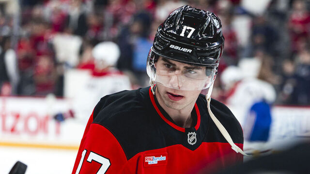 NEWARK, NEW JERSEY - APRIL 4 : Simon Nemec #17 of the New Jersey Devils warms up before the NHL regular season game against the Montréal Canadiens at the Prudential Center on April 4, 2026 in Newark, New Jersey.