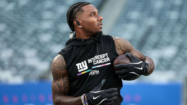 EAST RUTHERFORD, NEW JERSEY - SEPTEMBER 21: Malik Nabers #1 of the New York Giants warms up prior to the game against the Kansas City Chiefs at MetLife Stadium on September 21, 2025.
