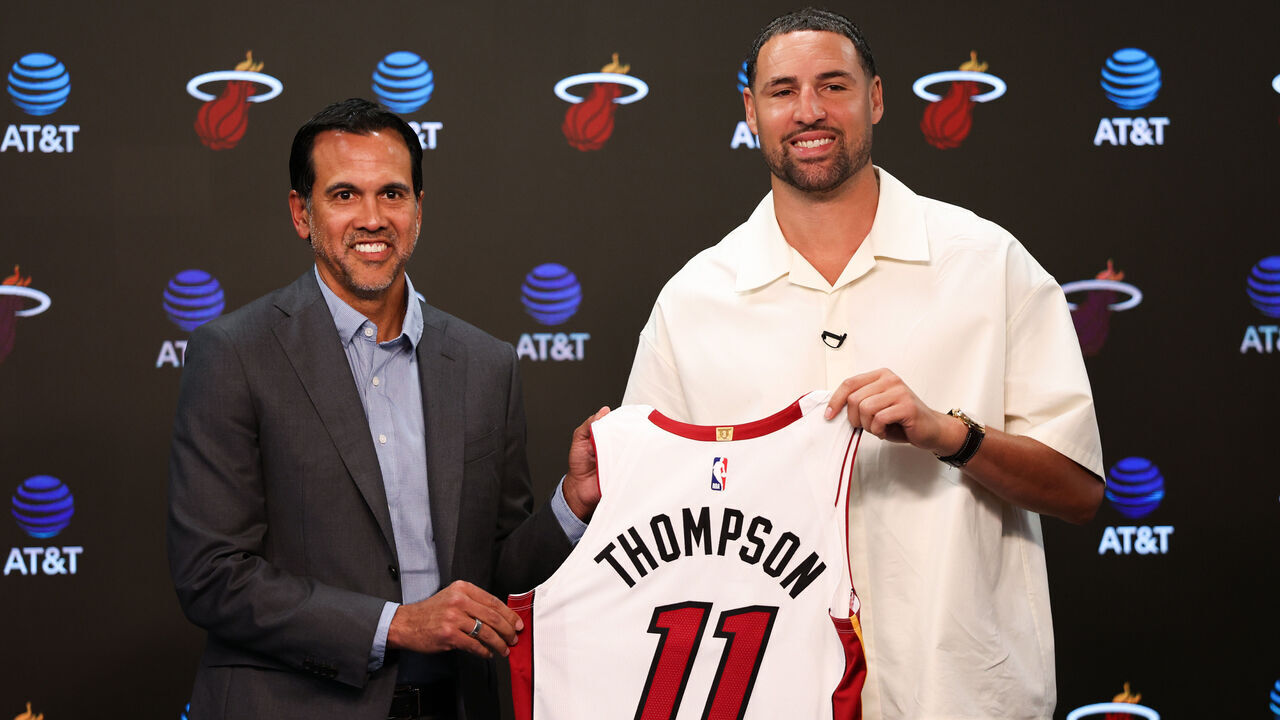 MIAMI, FLORIDA - AUGUST 25: Head coach Erik Spoelstra and Klay Thompson #11 of the Miami pose for a photo during an introductory press conference at Kaseya Center on August 25, 2026 in Miami, Florida. NOTE TO USER: User expressly acknowledges and agrees that, by downloading and/or using this Photograph, user is consenting to the terms and conditions of the Getty Images License Agreement.