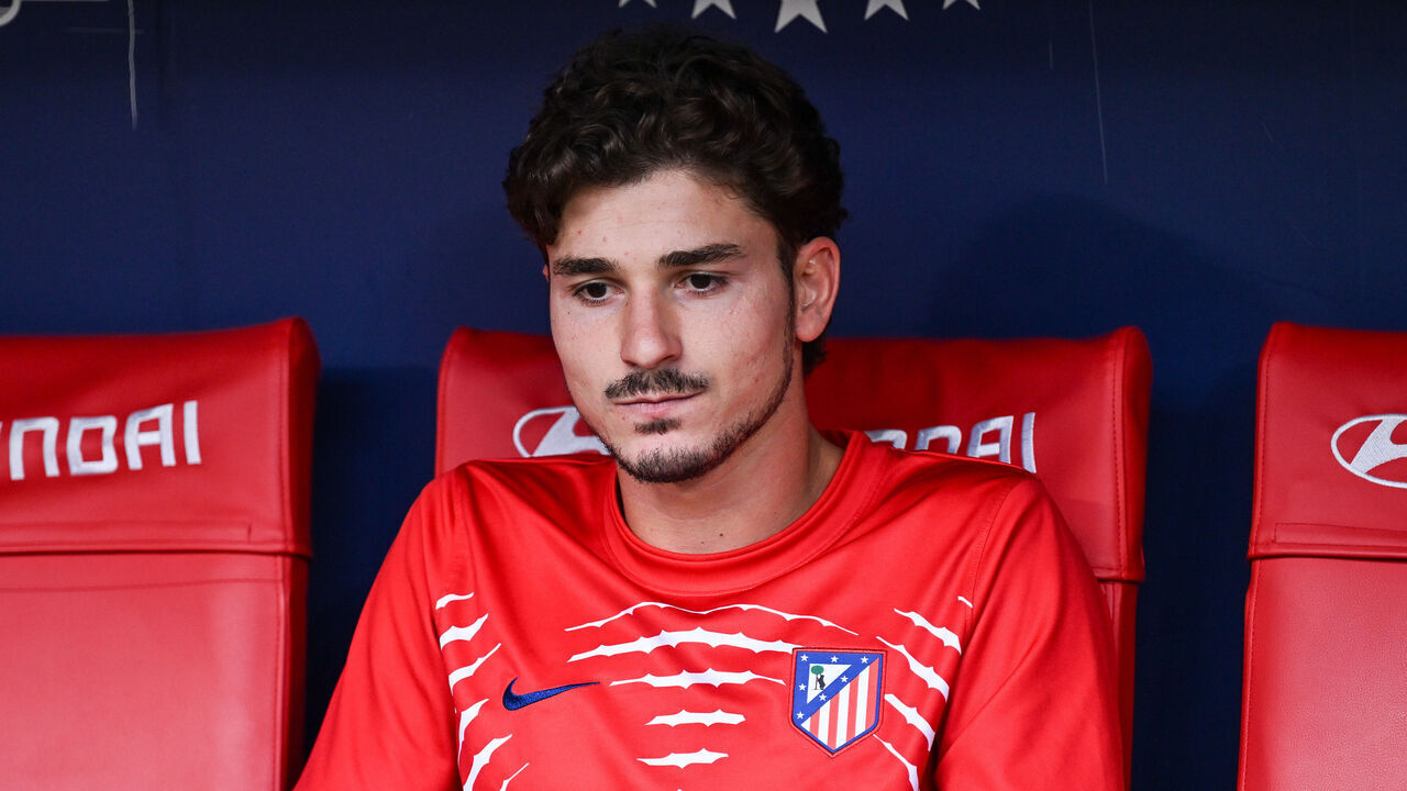 Julian Alvarez (No. 19) of Atletico Madrid warms up on the sideline during the LaLiga regular season Round 2 match against Villarreal at Civitas Metropolitano in Madrid, Spain, on August 23, 2026.