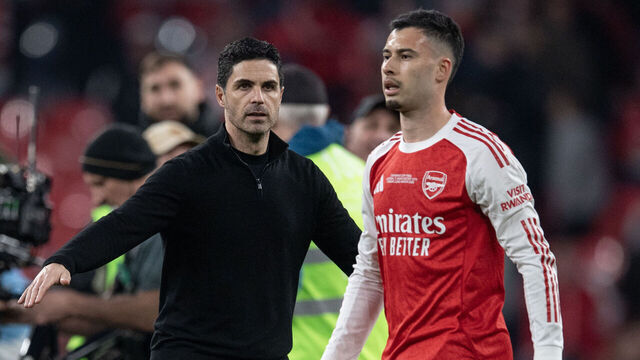 LONDON, ENGLAND - MARCH 22: Arsenal manager Mikel Arteta greets Gabriel Martinelli after the Carabao Cup Final match Arsenal and between Manchester City at Wembley Stadium on March 22, 2026 in London, England.