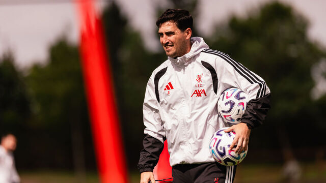 KIRKBY, ENGLAND - AUGUST 25: (THE SUN OUT, THE SUN ON SUNDAY OUT) Andoni Iraola, Head Coach of Liverpool during a training session at AXA Training Centre on August 25, 2026 in Kirkby, England.