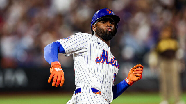 NEW YORK, NY - AUGUST 18: Luis Robert Jr. #88 of the New York Mets rounds the bases after hitting a home run in the eighth inning during the game between the San Diego Padres and the New York Mets at Citi Field on Tuesday, August 18, 2026 in New York, New York.