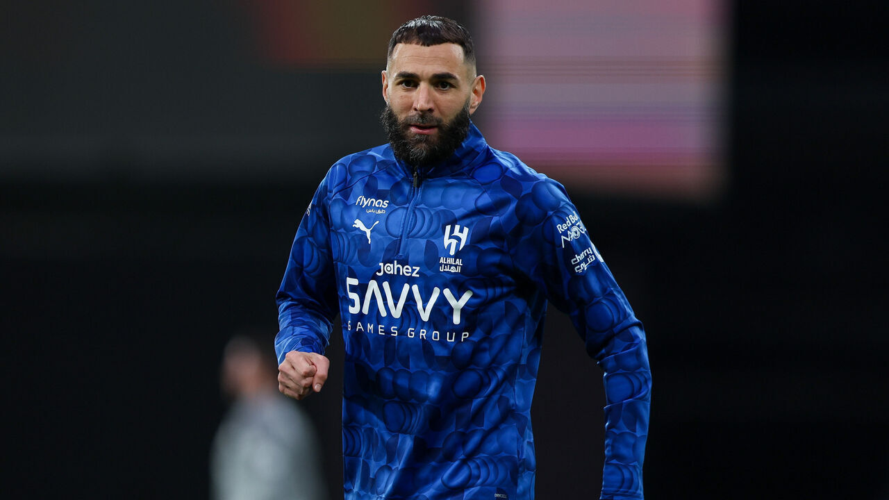 RIYADH, SAUDI ARABIA - FEBRUARY 21: Karim Benzema of Al Hilal warming up prior the Saudi Pro League match between Al Hilal and Al Ittihad at Kingdom Arena on February 21, 2026 in Riyadh, Saudi Arabia.