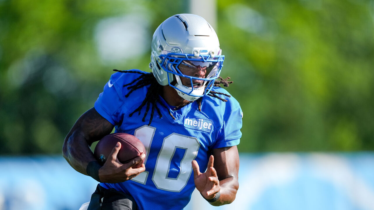 ALLEN PARK, MICHIGAN - JULY 29: Isiah Pacheco #10 of the Detroit Lions during Detroit Lions Training Camp at Detroit Lions Meijer Performance Center on July 29, 2026 in Allen Park, Michigan.