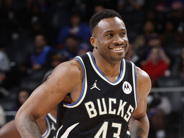 Thanasis Antetokounmpo leaves NBA for 3-year deal with