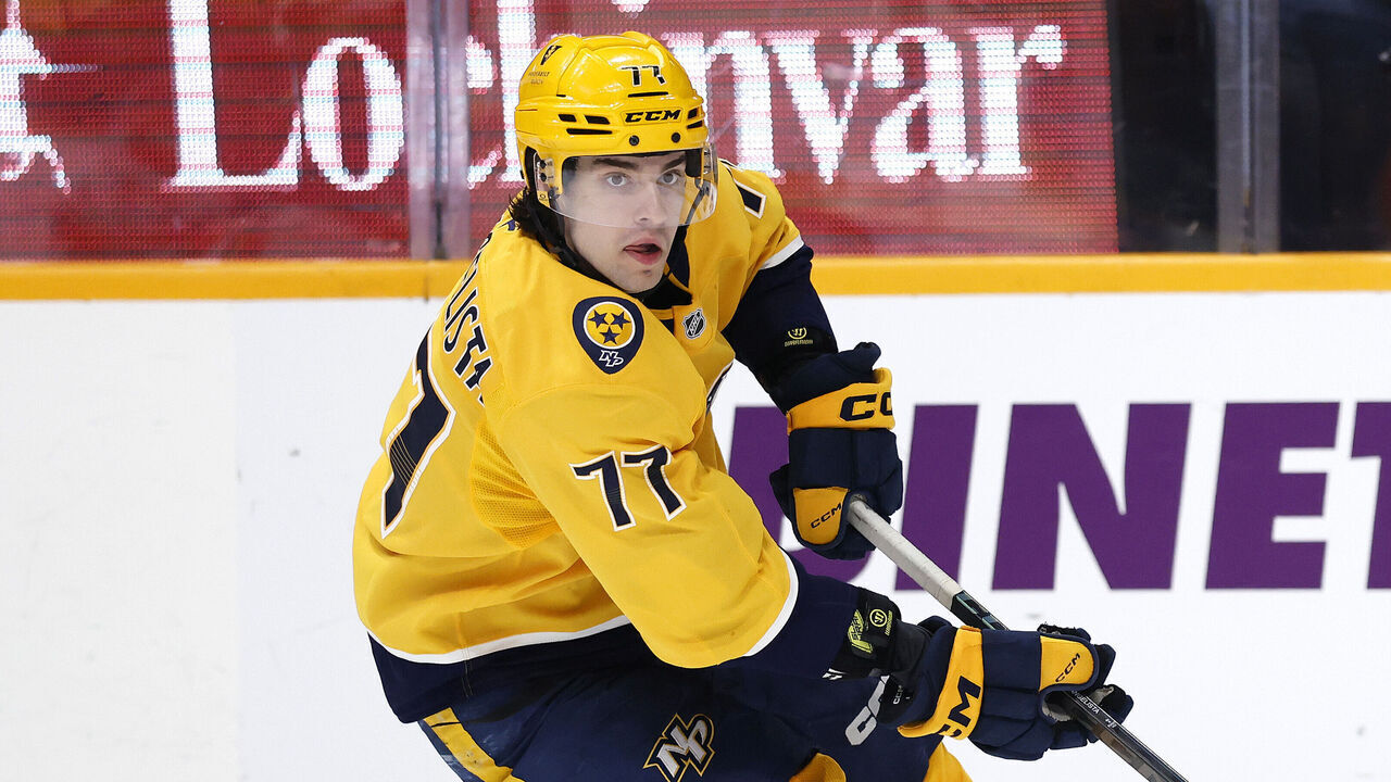 Devils acquire Evangelista from Predators for 1st-,